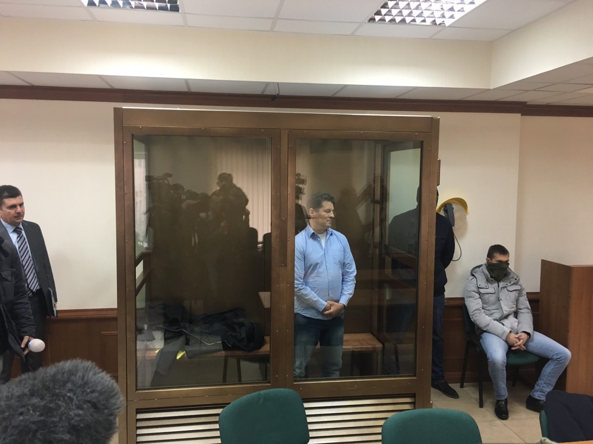 Защита Сущенко будет добиваться открытых судебных заседаний