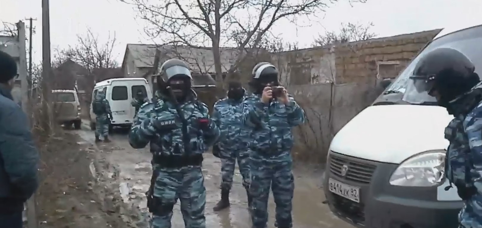 Оккупанты проводят массовые аресты крымских татар