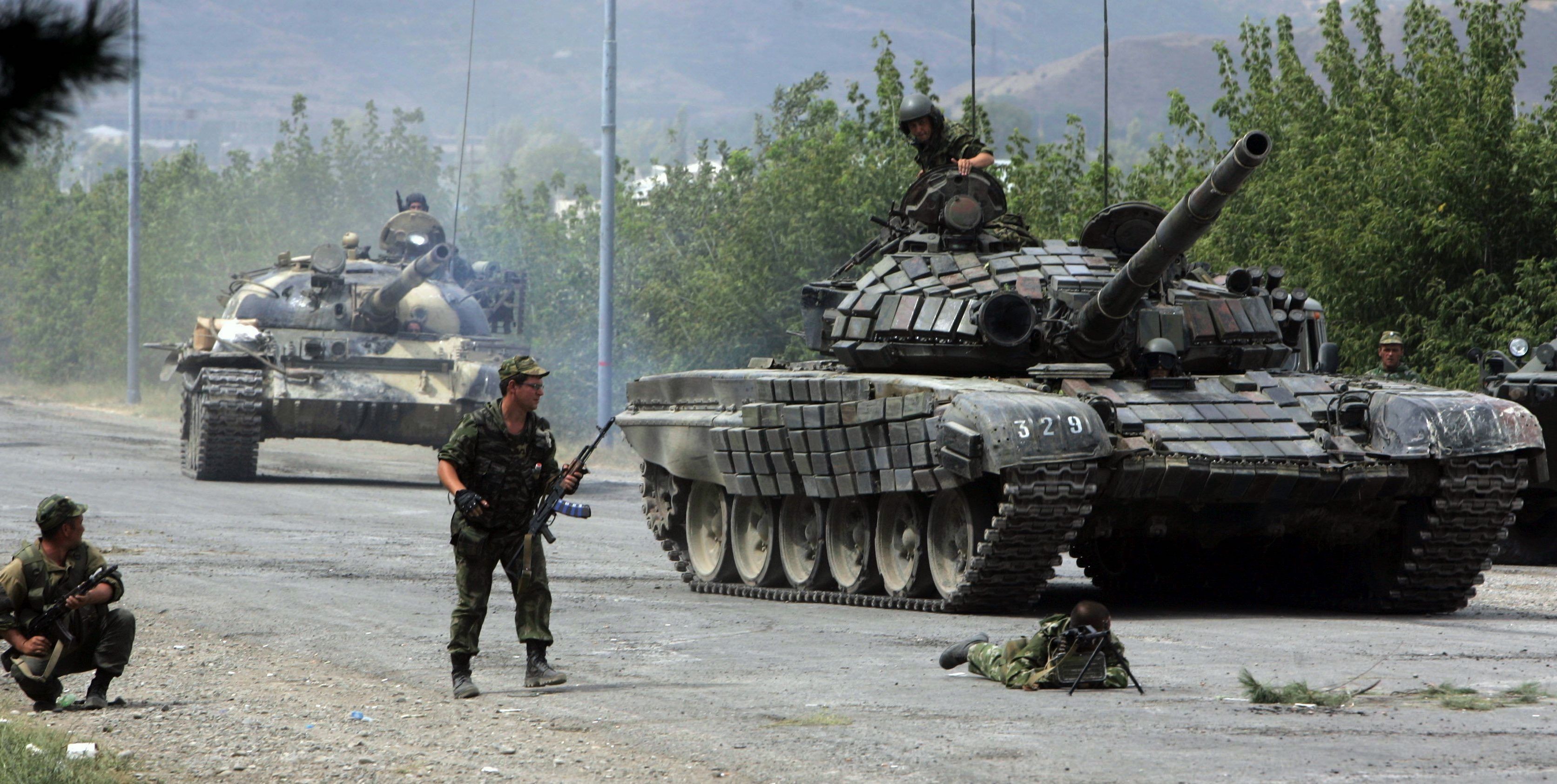Под Мариуполем боевики бросили в бой танки