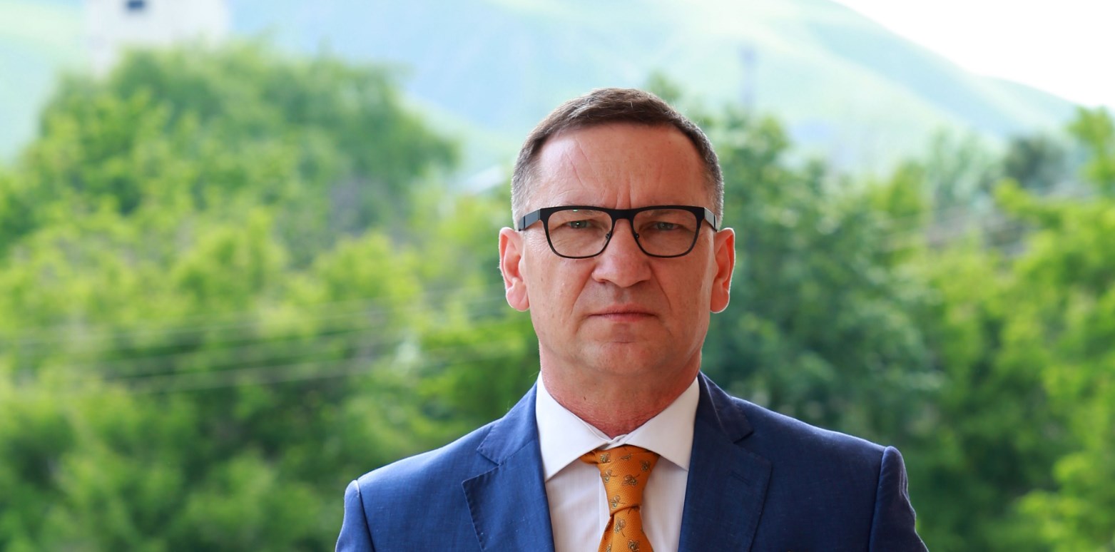 Украинский посол выразил недовольство поездкой кыргызского депутата в Крым