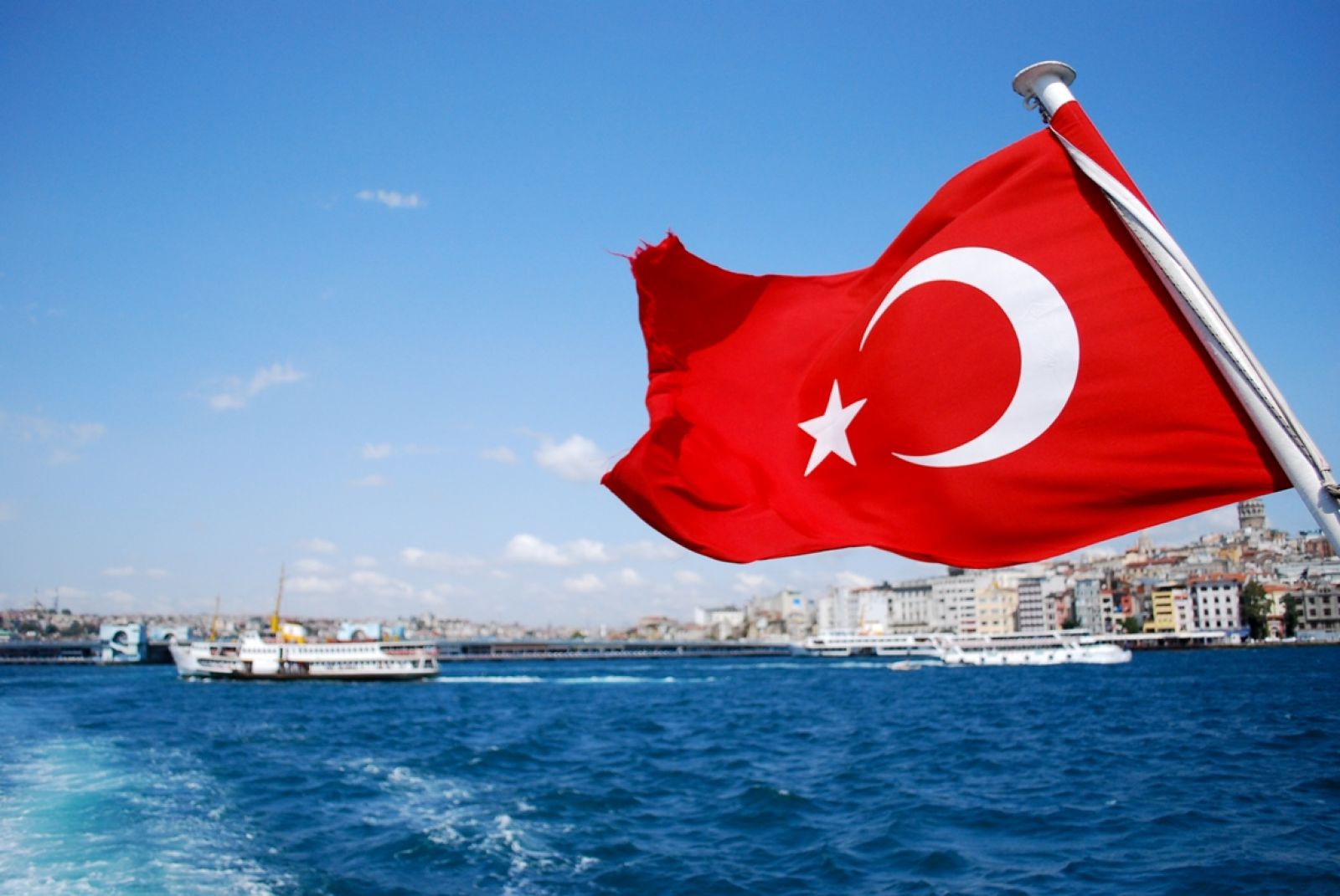 Кабмин одобрил поездки в Турцию без загранпаспортов