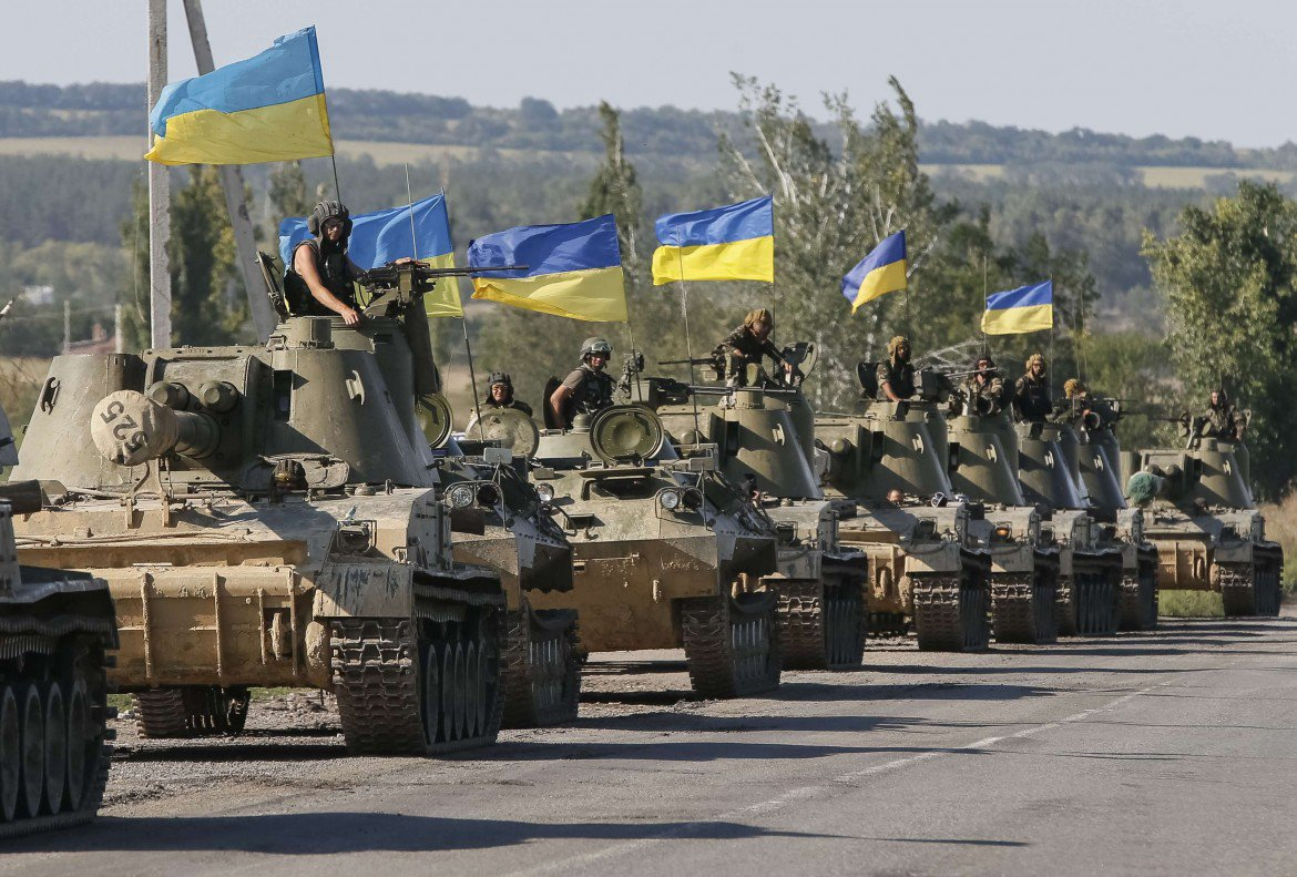В Минобороны заявили, что украинские войска готовы к введению военного положения