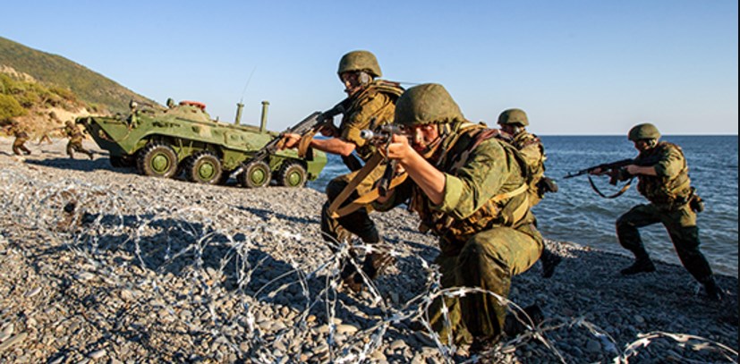 Россия перебросила морскую пехоту с Каспия в Крым