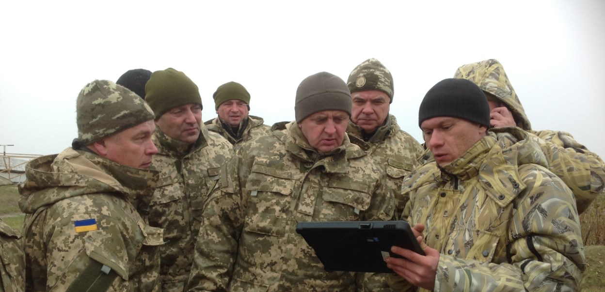 Россия заваливает Донбасс боеприпасами – начальник Генштаба