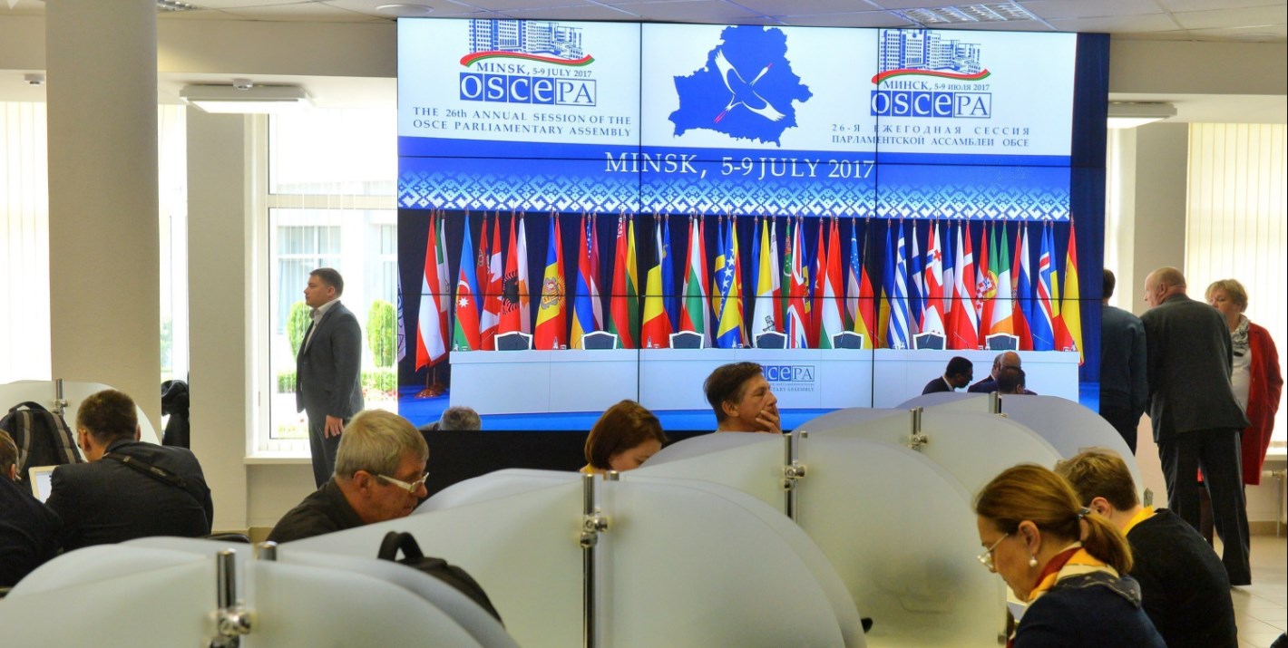 Парламентская ассамблея ОБСЕ в Минске рассматривает две резолюции по Украине