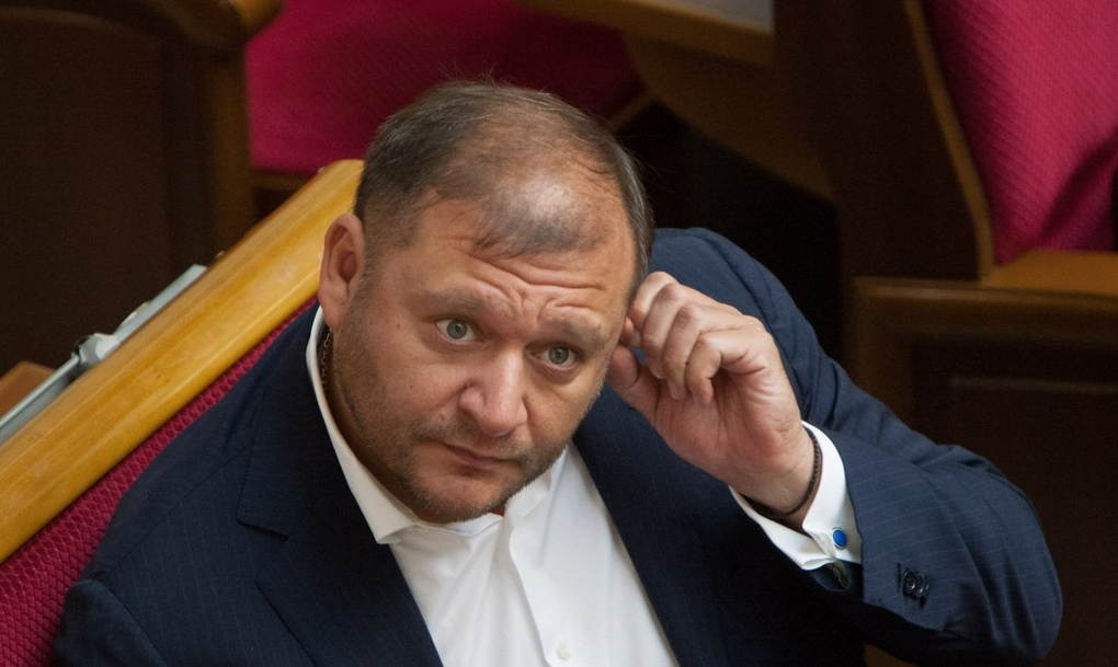 Печерский суд Киева избирает меру пресечения нардепу Добкину