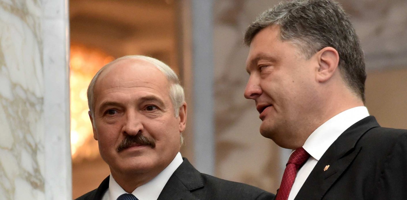 Беларусь хочет самостоятельно возить «гуманитарку» на Донбасс – Лукашенко