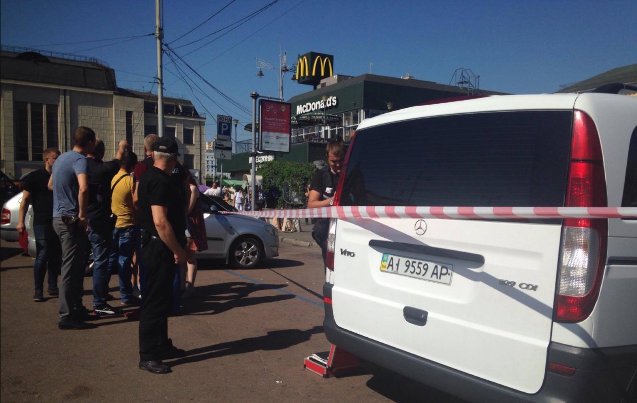 В Киеве стреляли на железнодорожном вокзале, есть пострадавшие