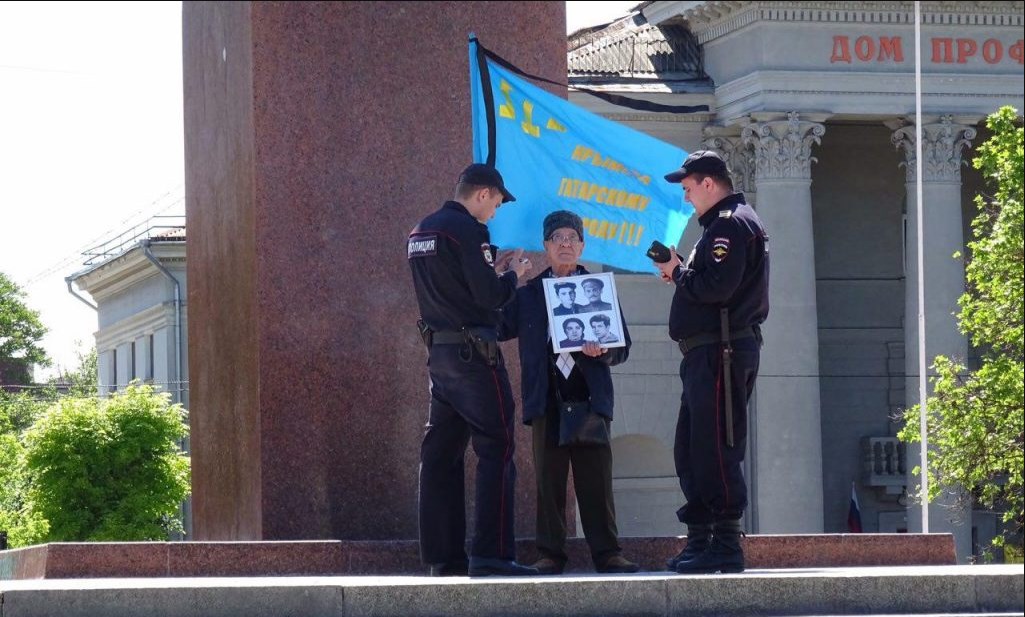 В Крыму требуют освободить пожилого активиста Караметова из-под ареста