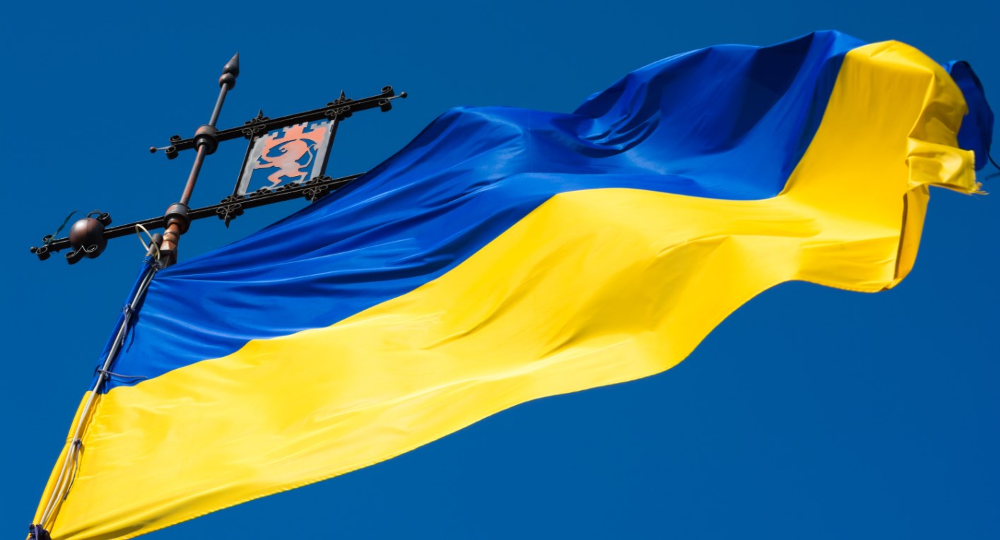 Порошенко: украинский флаг поднимут над Симферополем и Севастополем