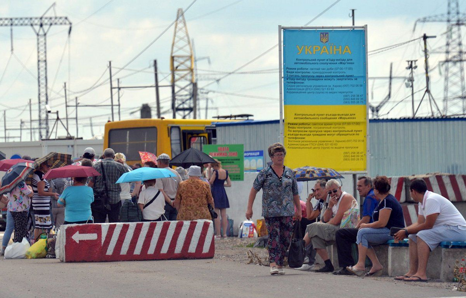 Хуг: нужны новые КПВВ в Луганской области