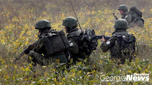 Учения российских мотострелков и танкистов в аннексированном Крыму