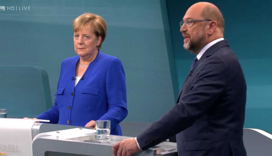 Шредер подрывает санкции против России – Меркель