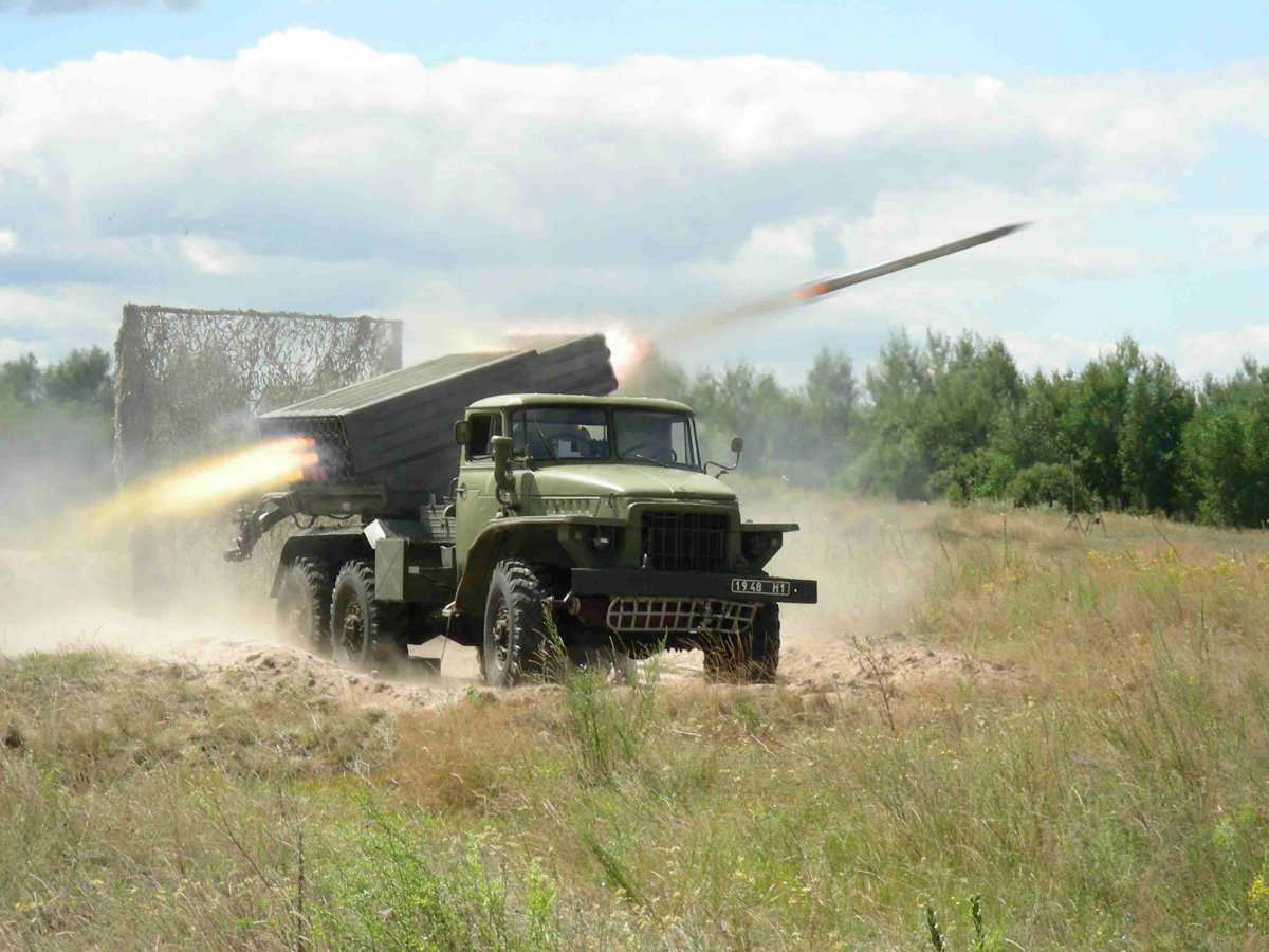 Россия передала боевикам 4 гаубицы и 2 “Града”, – Минобороны