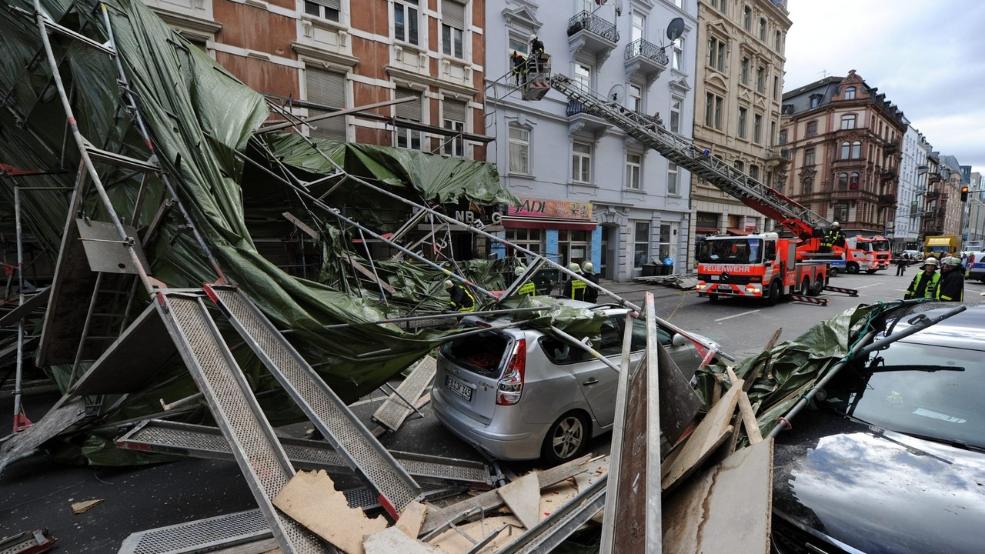 Ураган в Европе: жертвы, отключения энергии и транспортный коллапс