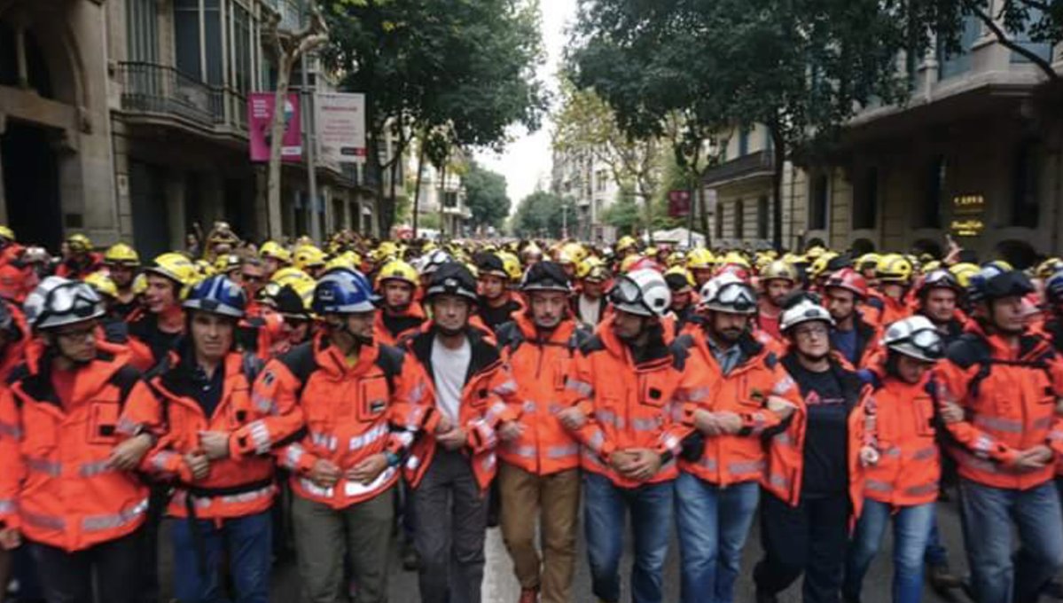 Остановилось все: Каталонию охватила всеобщая забастовка