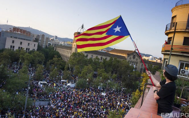 Власти Каталонии все-таки подписали «декларацию о независимости»