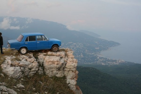 Volkswagen запретил продавать в аннексированном Крыму свои автомобилей.