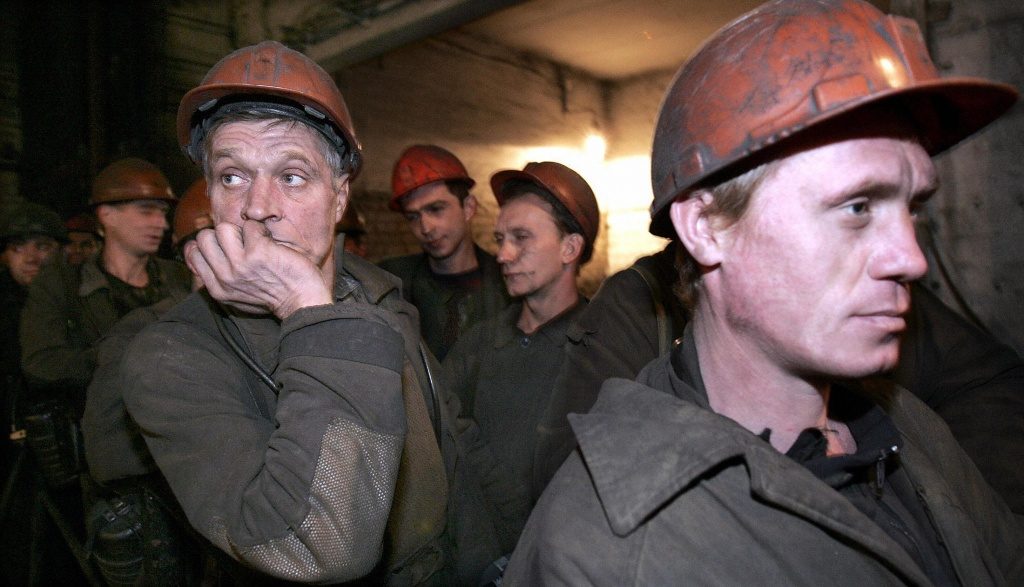 Бунтующим шахтерам «Мирноградуголь» выделили деньги