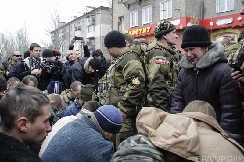 Если обмен по принципу “всех на всех” состоится, то в плену боевиков останется еще половина украинцев