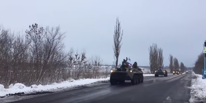Опубліковано відео, як військова колона “ДНР” виїжджає з Луганська