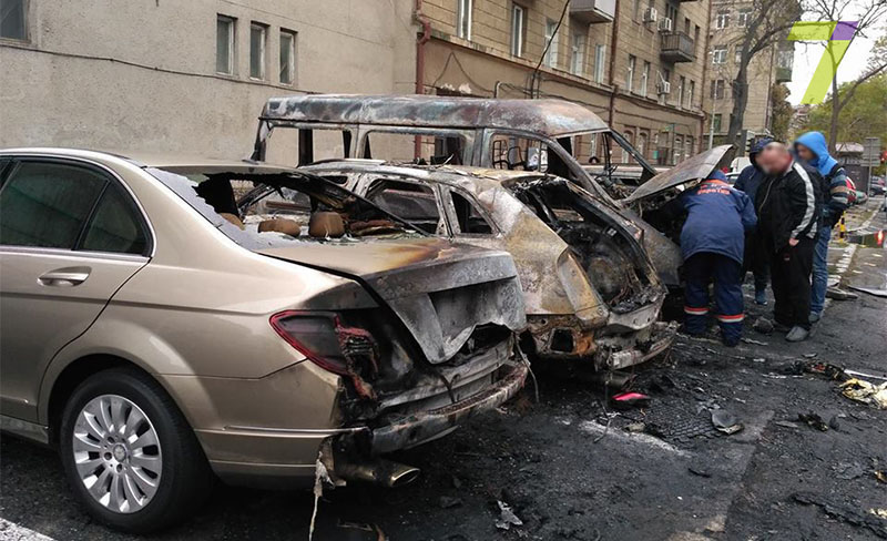 В Одессе сгорело более 20 автомобилей