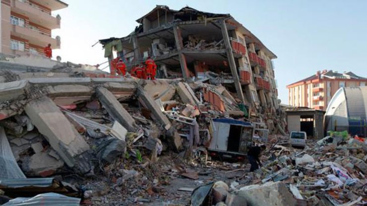 Землетрясение в Иране: число погибших возросло до 328