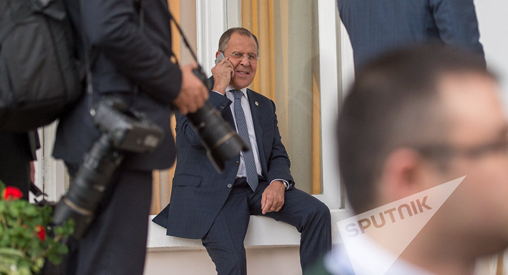 Лавров настаивает на прямых переговорах с главарями “республик”