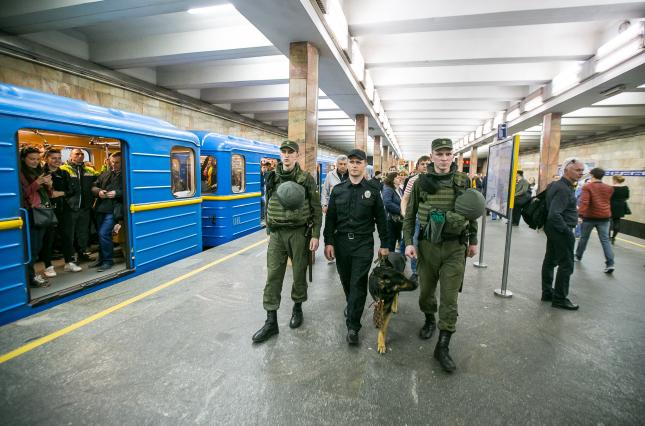 Проверка и досмотр – в Киеве полиция перешла на усиленный режим службы