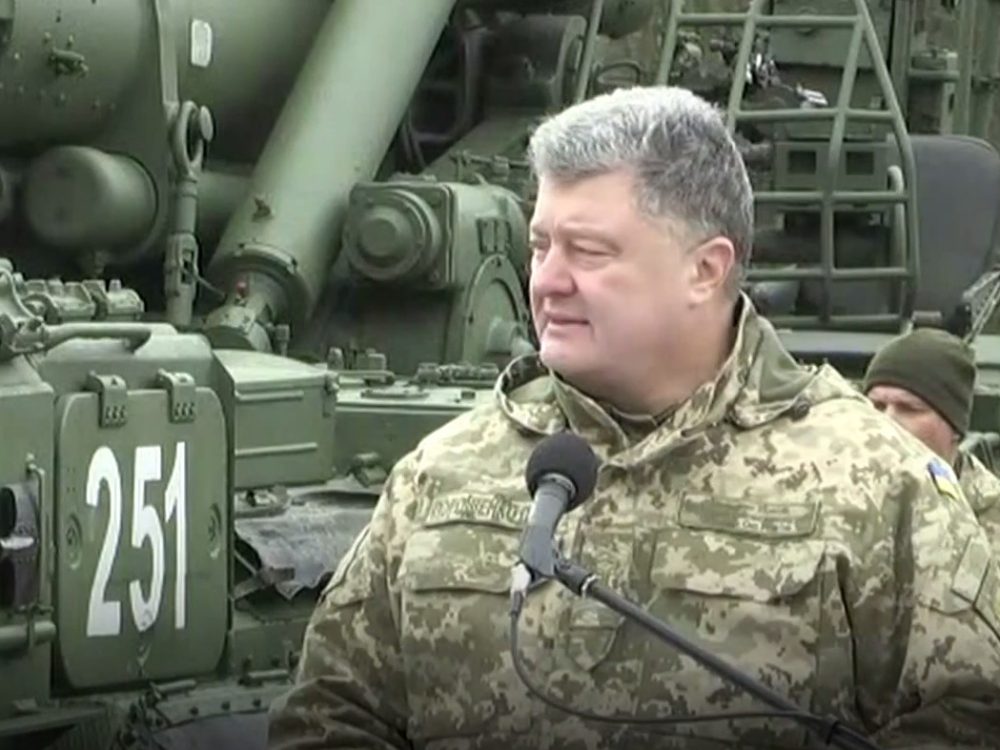 Порошенко: украинская армия получила уникальный антиминометный комплекс