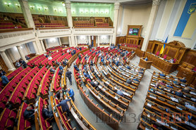 Рада рассмотрит законопроекты о дипслужбе, моратория на продажу земли и Госбюджет-2018