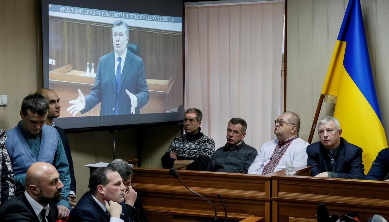 Суд над Януковичем: к материалам дела присоединили копии писем экс-президента