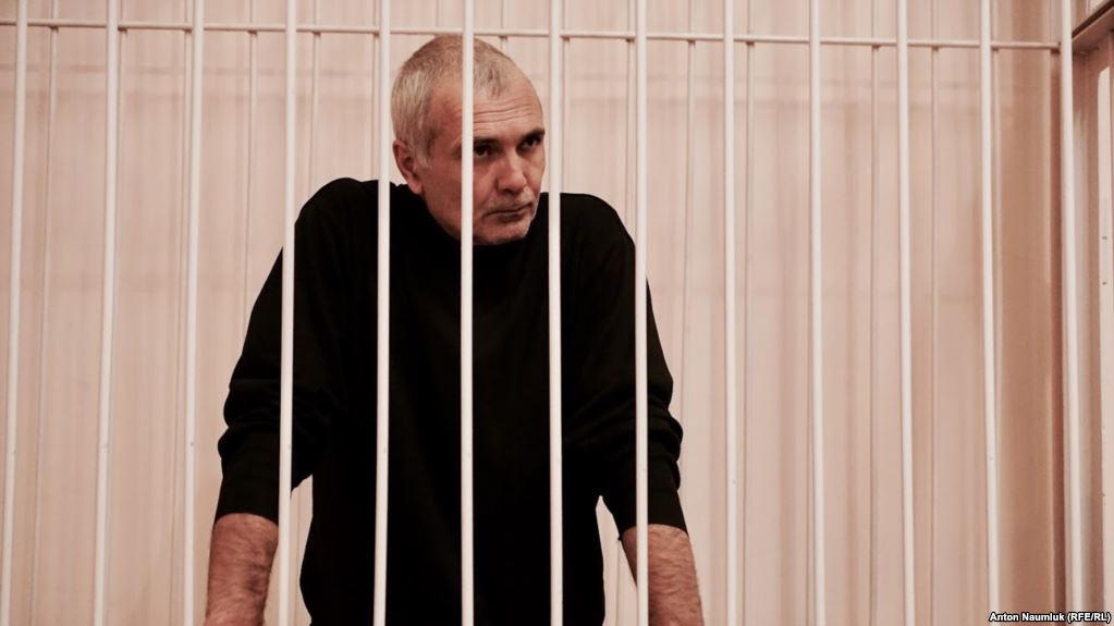 Суд в Крыму оставил под стражей редактора алуштинской газеты Назимова