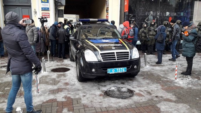 Активисты пытались прорвать кордон правоохранителей, чтобы попасть на заседание по Саакашвили