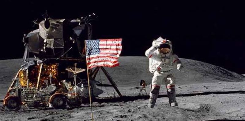 США планируют отправить человека на Луну