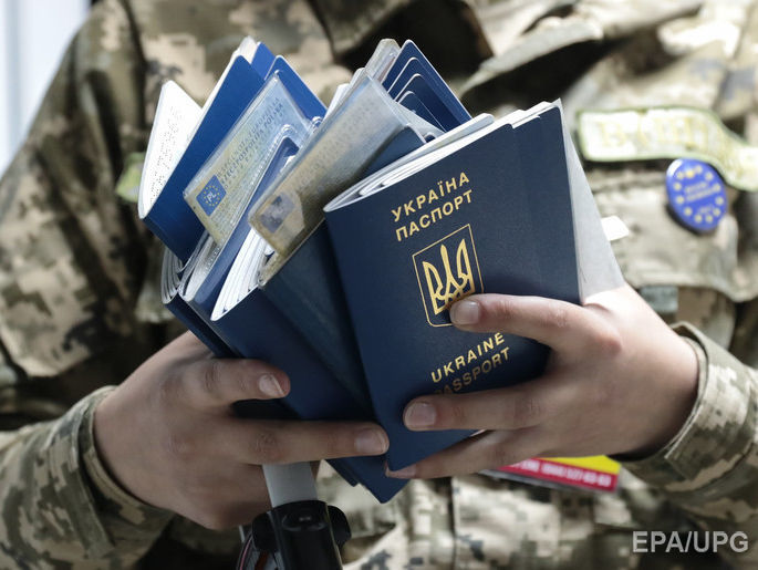 600 тысяч биометрических паспортов украинцев стоят в очереди на печать
