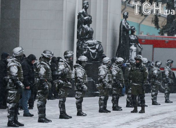 Задержание Саакашвили – часть вторая. Активисты укрепляют баррикады у Рады