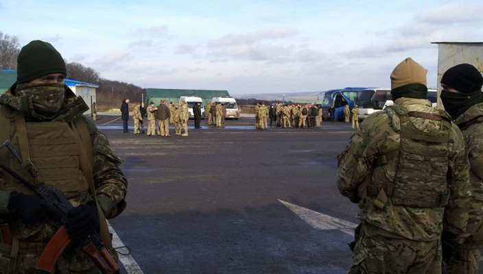 Масштабный обмен пленных на Донбассе перенесли: названо новое время