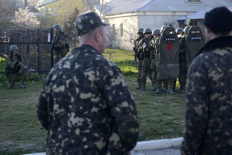 Замглавы штаба ВМС Украины: Со 2 февраля 2014 года корабли ЧФ РФ перебрасывали силы и средства из России в Крым