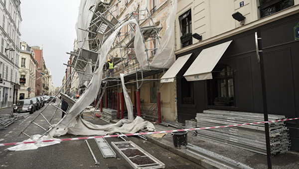 Поваленные деревья, оборванные провода, затопленные города: в Европе бушует шторм “Элеонор”