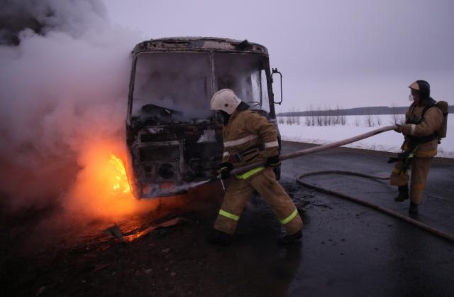 МИД проверяет наличие украинцев среди пассажиров загоревшегося в Казахстане автобуса