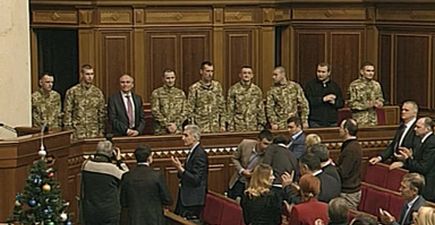 Верховную Раду посетили недавно освобожденные из плена российских оккупантов украинские заложники.