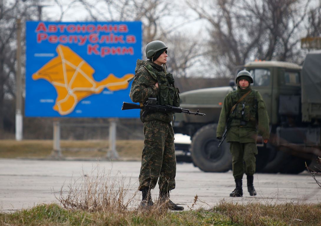 В аннексированном Крыму 23 украинца назвали “нелегалами” и вывезли в Россию