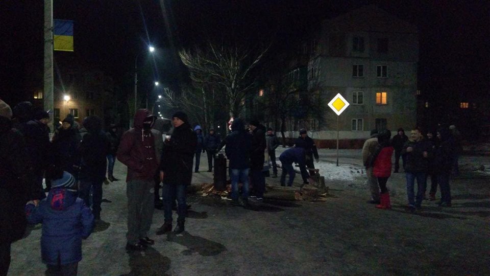 На Донетчине шахтерам пообещали 16% зарплаты: Протесты продолжались и ночью 