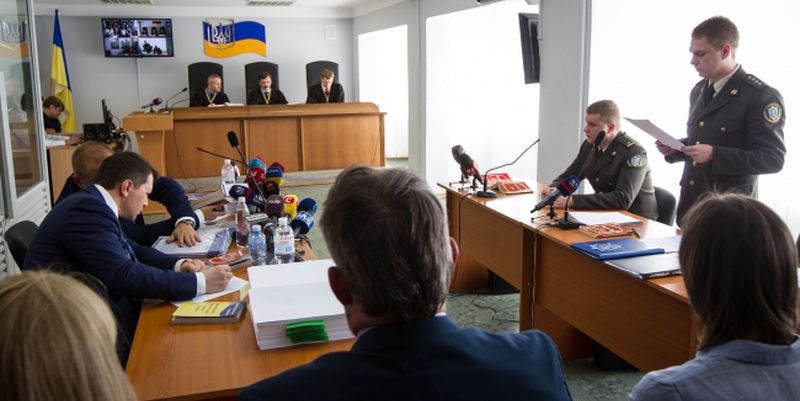 В суде по делу о госизмене Януковича начался допрос Турчинова