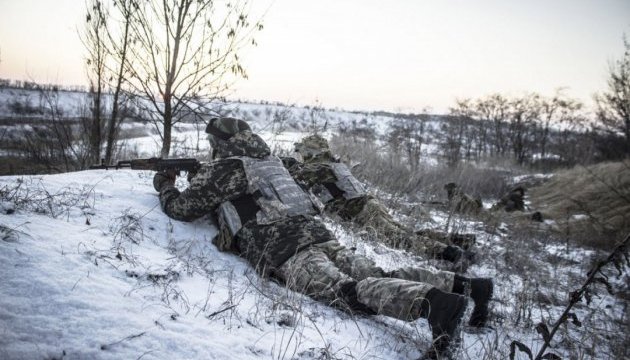 Неспокойный Донбасс: ранен украинский военный
