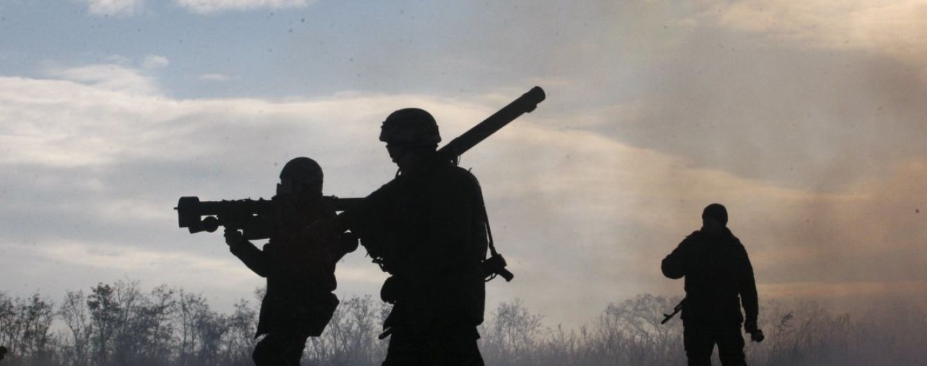 ООС: боевики применили артиллерию и минометы, трое украинских военных ранены