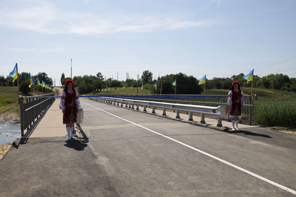 В Луганской области восстановили разрушенный окупантами мост