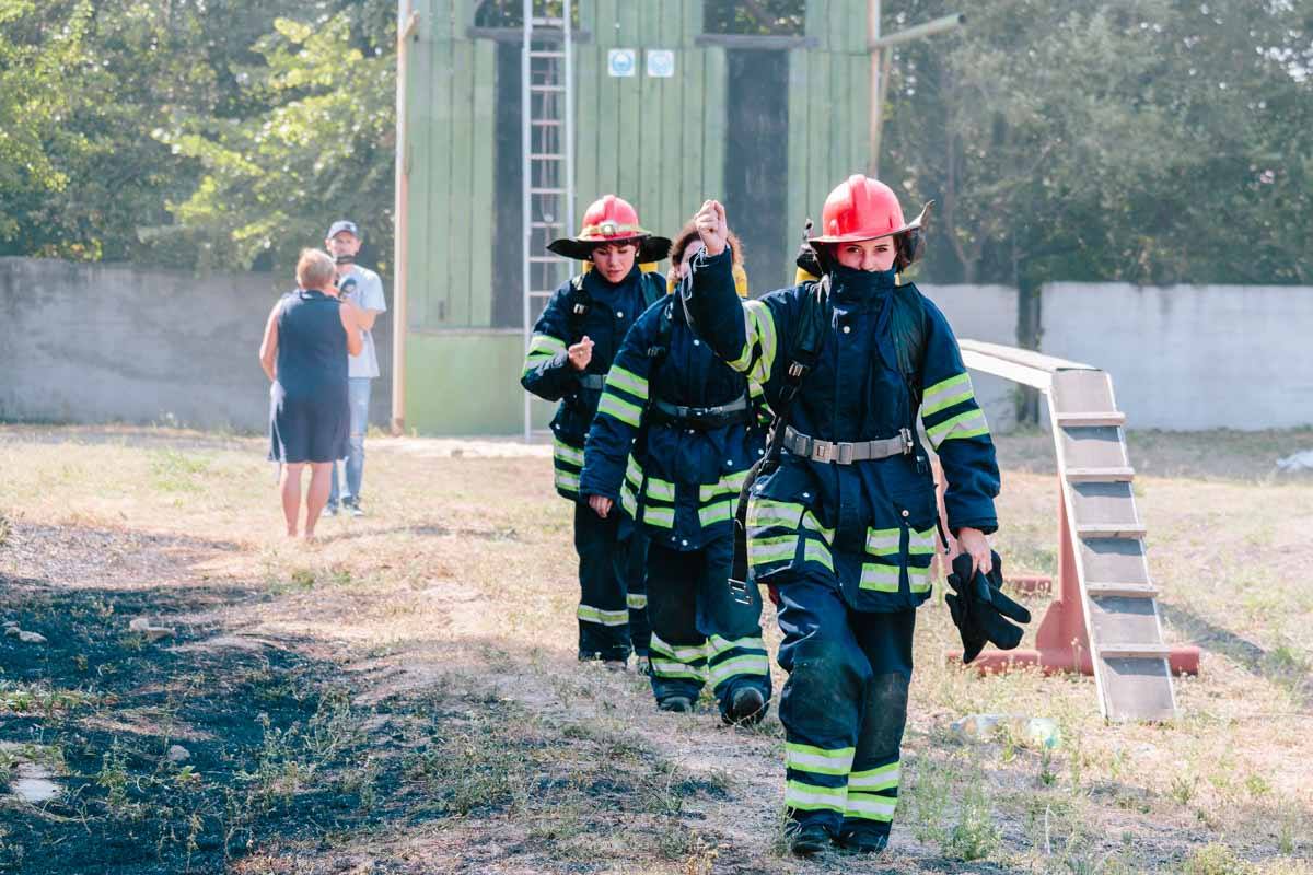 Спасательница, пожарная, офицерка – в ГСЧС внедряют феминитивы