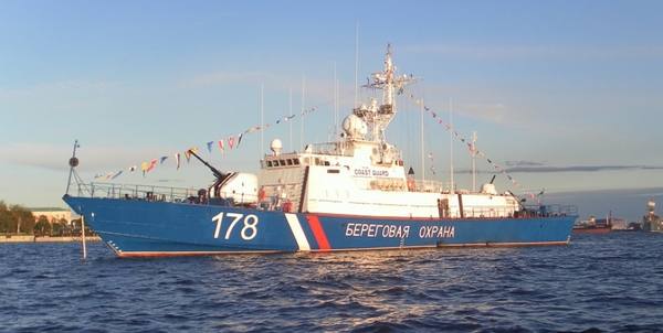 В Азовском море уже 120 военных кораблей и катеров РФ